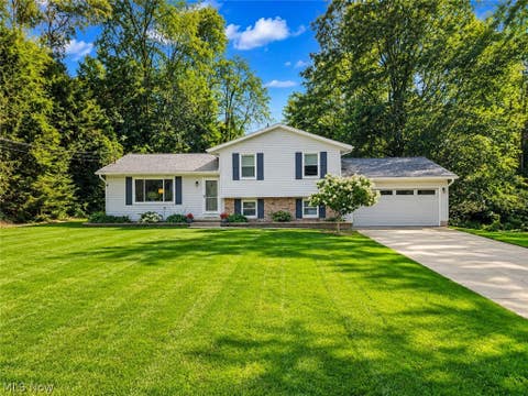 Homes For Sale - 2600 Sweitzer Road<br/> Green, OH 44685