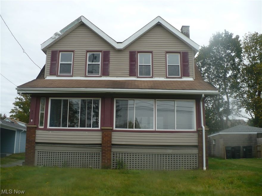 Looking for a place to call home in Boardman? Boardman Township; Boardman Schools. This 2 story colonial features kitchen, formal dining room, living room (all are large rooms). The second floor consists of Three bedrooms and a full bath. Many upgrades. Beautiful enclosed front porch. Garage is not incluced with the rent. Private driveway. Located on Southern Blvd. Between Erskine And Melrose.