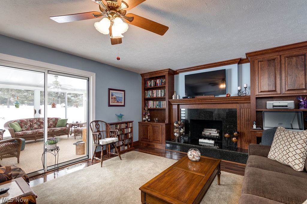 Four Seasons - Residential