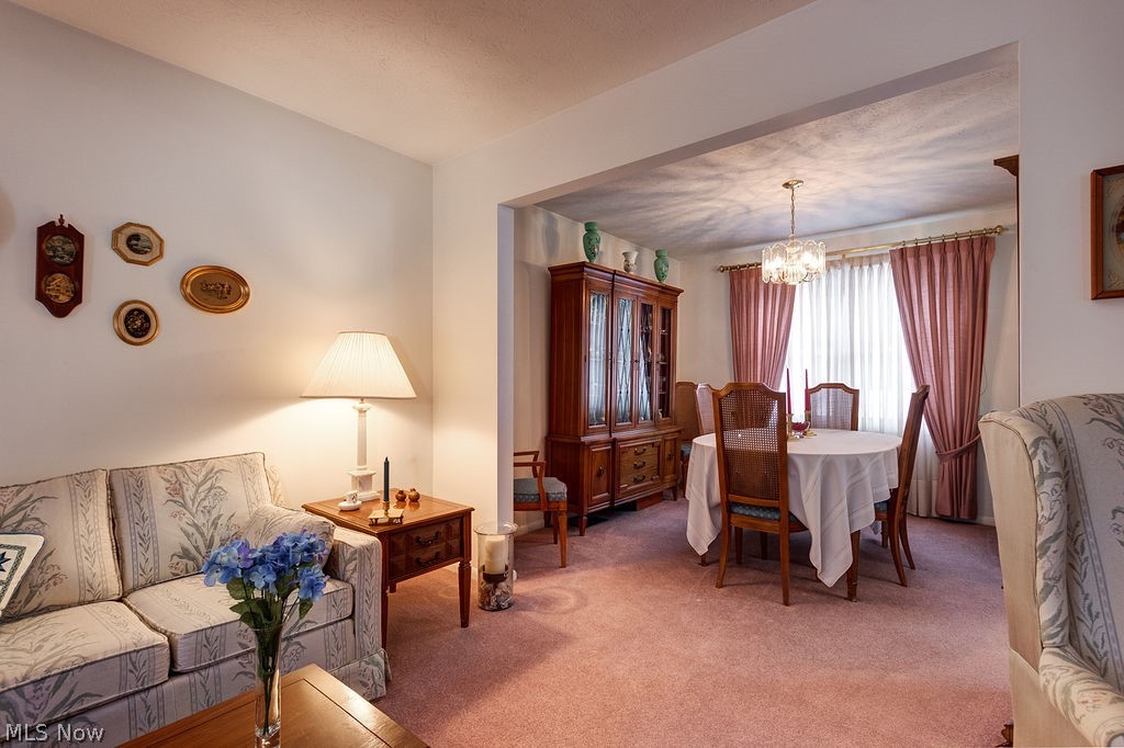 Four Seasons - Residential