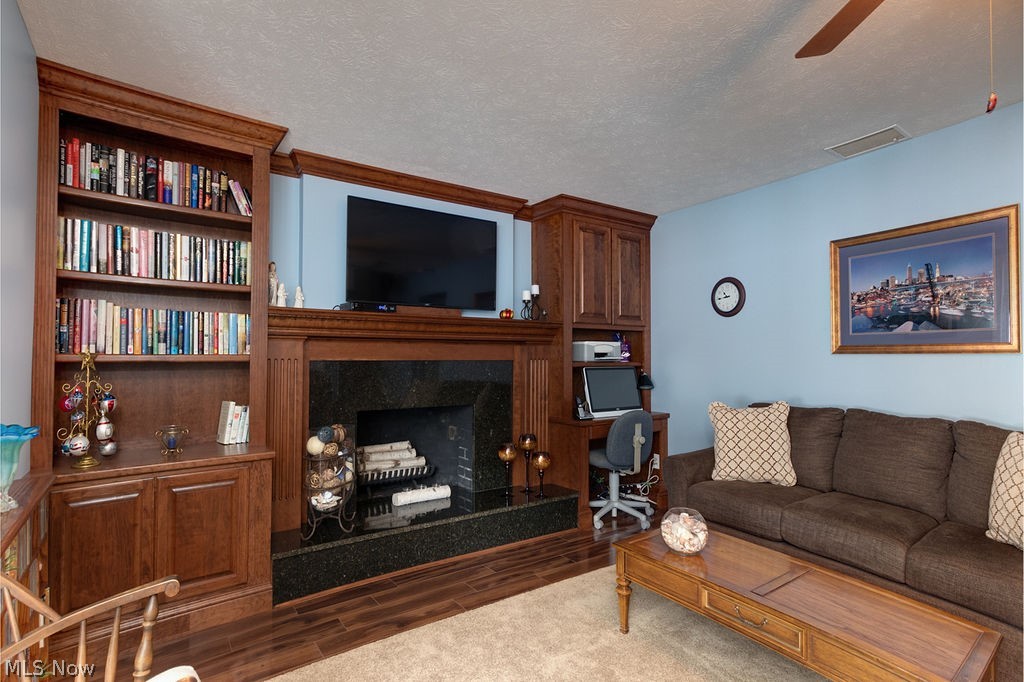 Four Seasons - Residential