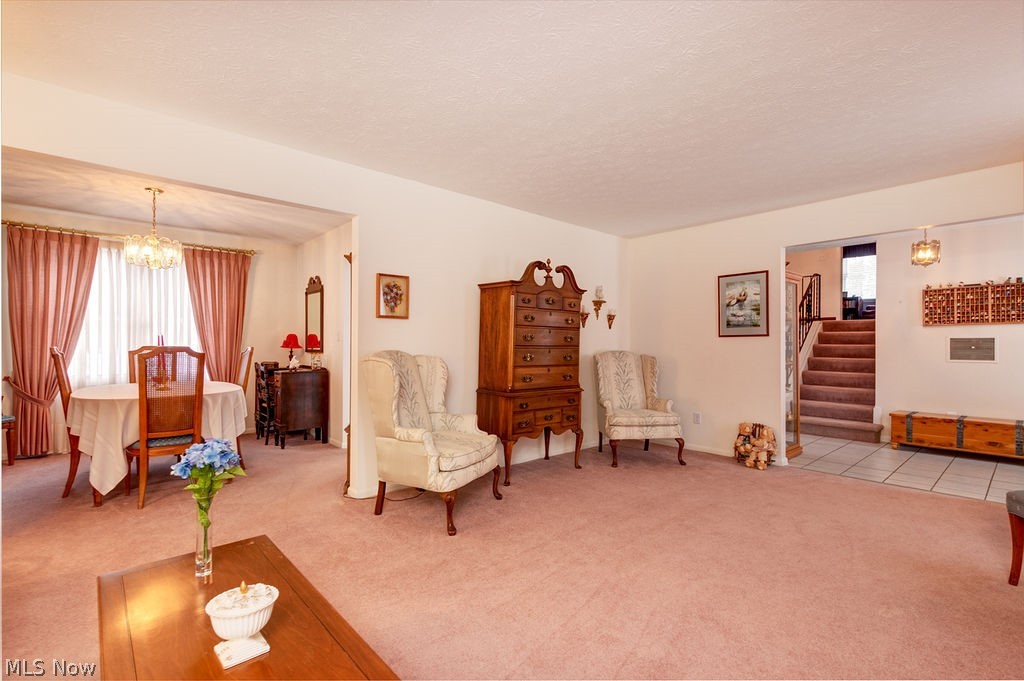 Four Seasons - Residential