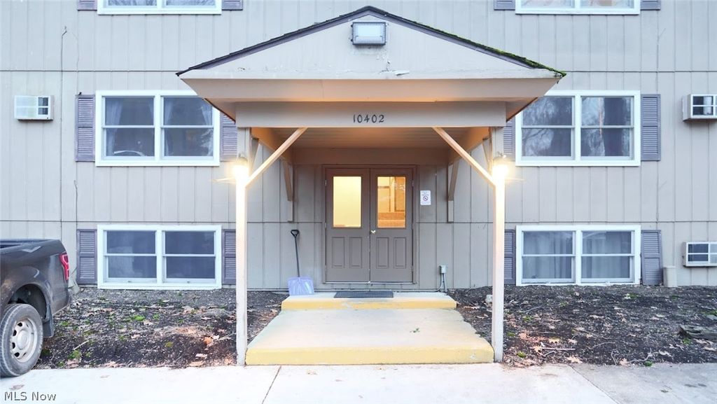 Photo of 8140 Southwood Drive, Garrettsville, OH 44231 (MLS # 5207190)