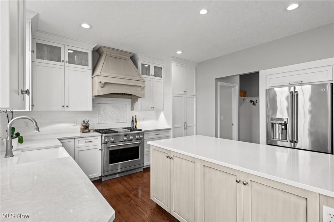 4242 Saint Annes Court, Avon, Ohio image 17