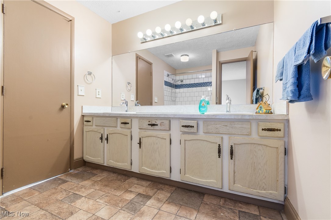 6462 State Road #04, Parma, Ohio image 22