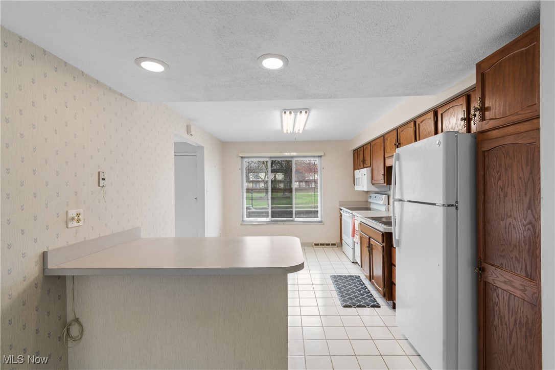 6462 State Road #04, Parma, Ohio image 13