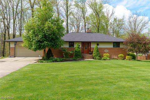 Homes For Sale - 4064 Diana Drive<br/> Broadview Heights, OH 44147