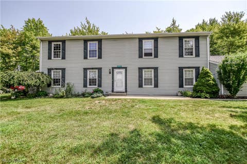 Condo For Sale - 551 Heritage Square #301<br/> Jefferson, OH 44047