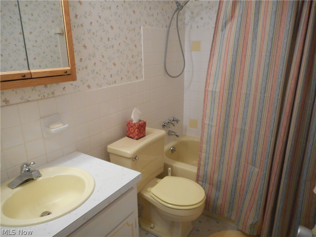 Silver Lake Towers Condo - Residential