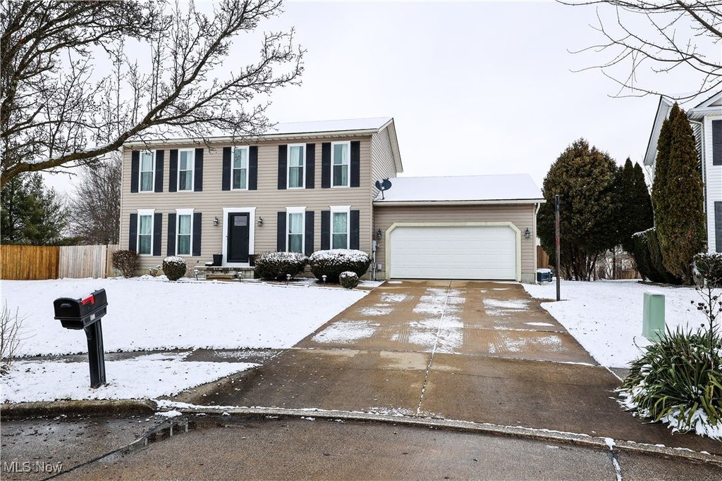 Photo of 933 Van Buren Way, Medina, OH 44256 (MLS # 5180761)