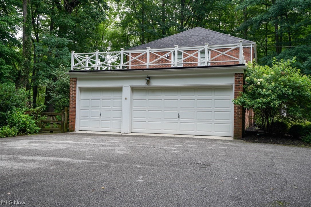 Roscoe F Sanders Chagrin Acre - Residential