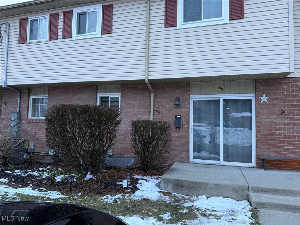 Photo of 193 Surrey Lane, Canfield, OH 44406 (MLS # 5176738)