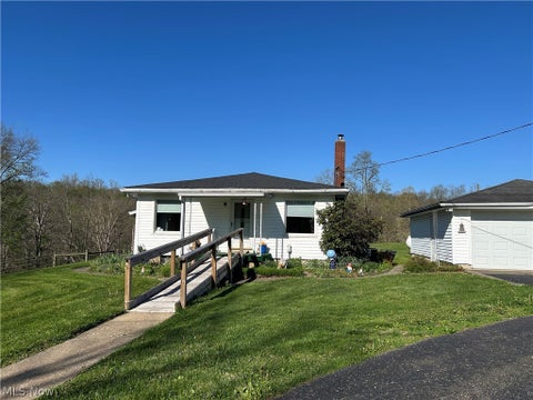 Homes For Sale - 3345 Stine Road<br/> Muskingum County, Zanesville, OH 43701
