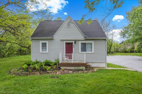 Homes For Sale - 94 Southeast Avenue<br/> Summit County, Tallmadge, OH 44278