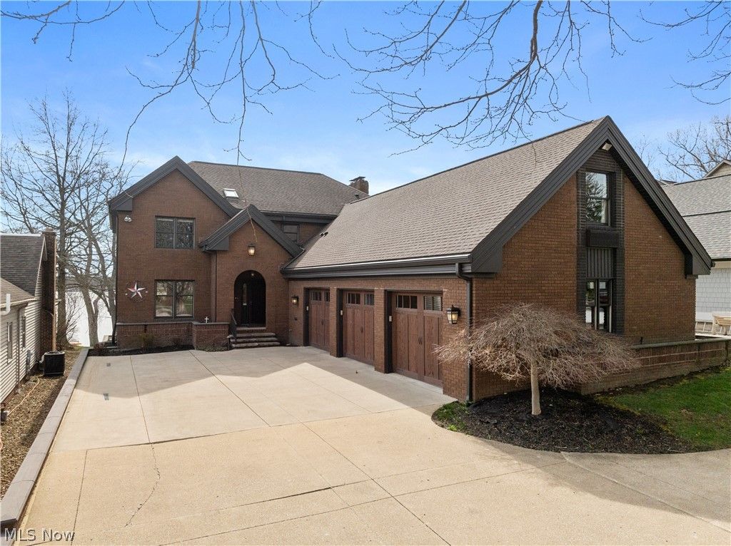 Photo of 5453 East Boulevard NW, Canton, OH 44718 (MLS # 5204388)