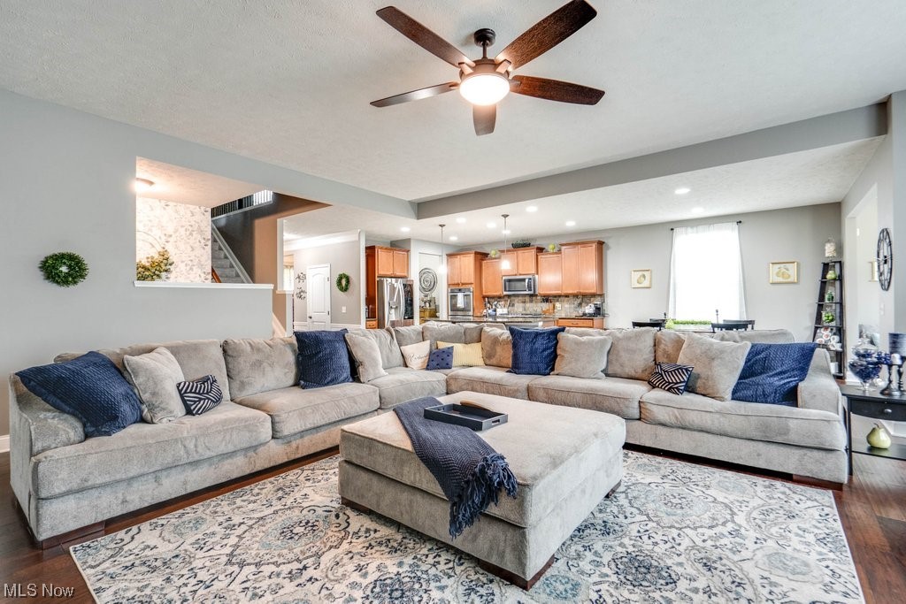 Emerald Estates #8 - Residential