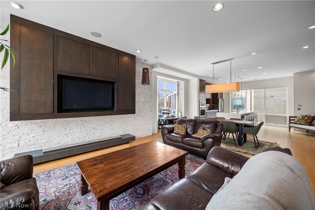 27 Coltman - Residential