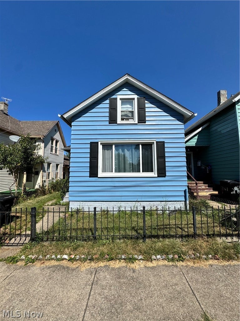 2751 W 32nd Street