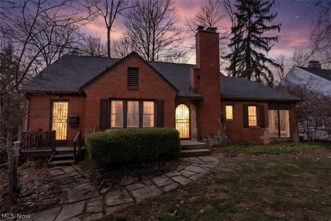 Homes For Sale - 240 Sand Run Road<br/> Akron, OH 44313