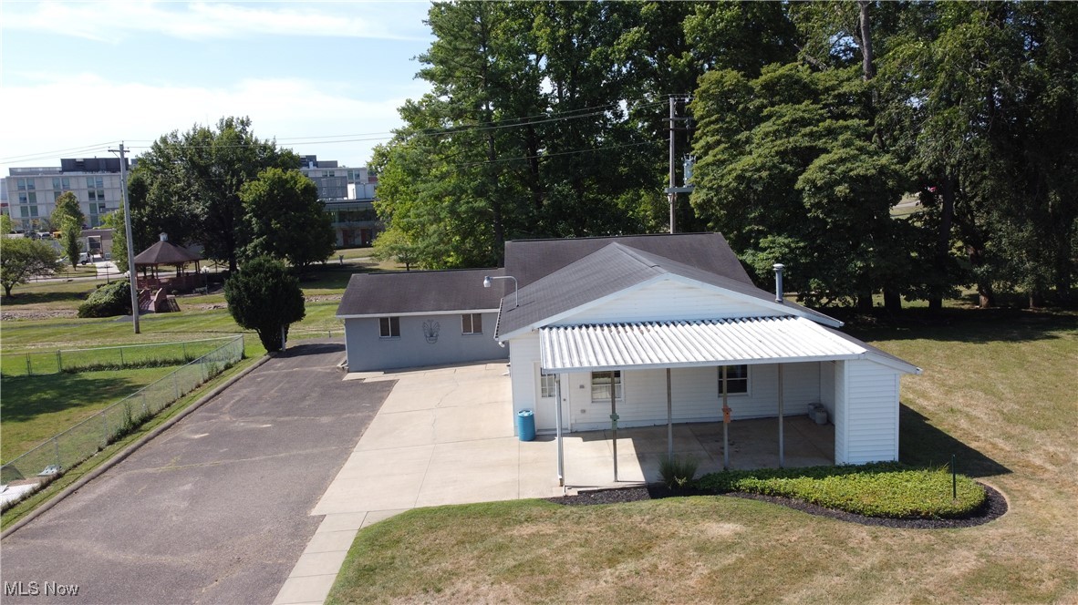 982 Country Club Drive, Zanesville, Ohio image 5