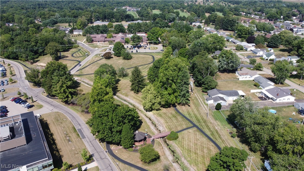 982 Country Club Drive, Zanesville, Ohio image 9