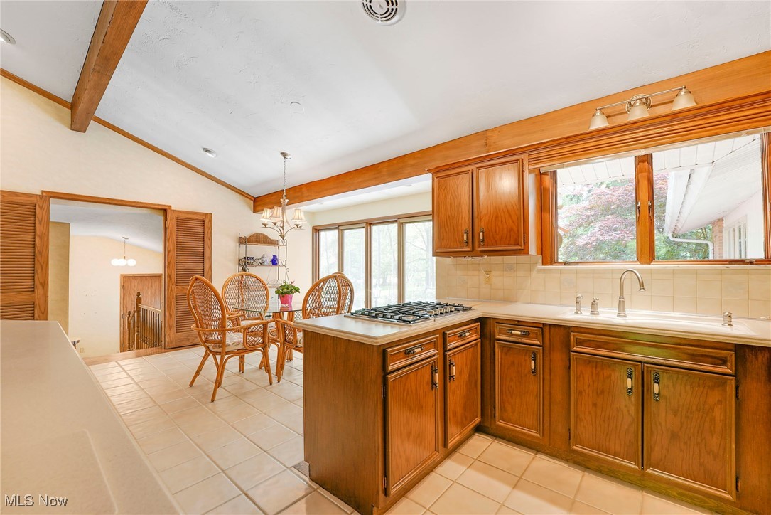 34900 Lakeview Drive, Solon, Ohio image 16