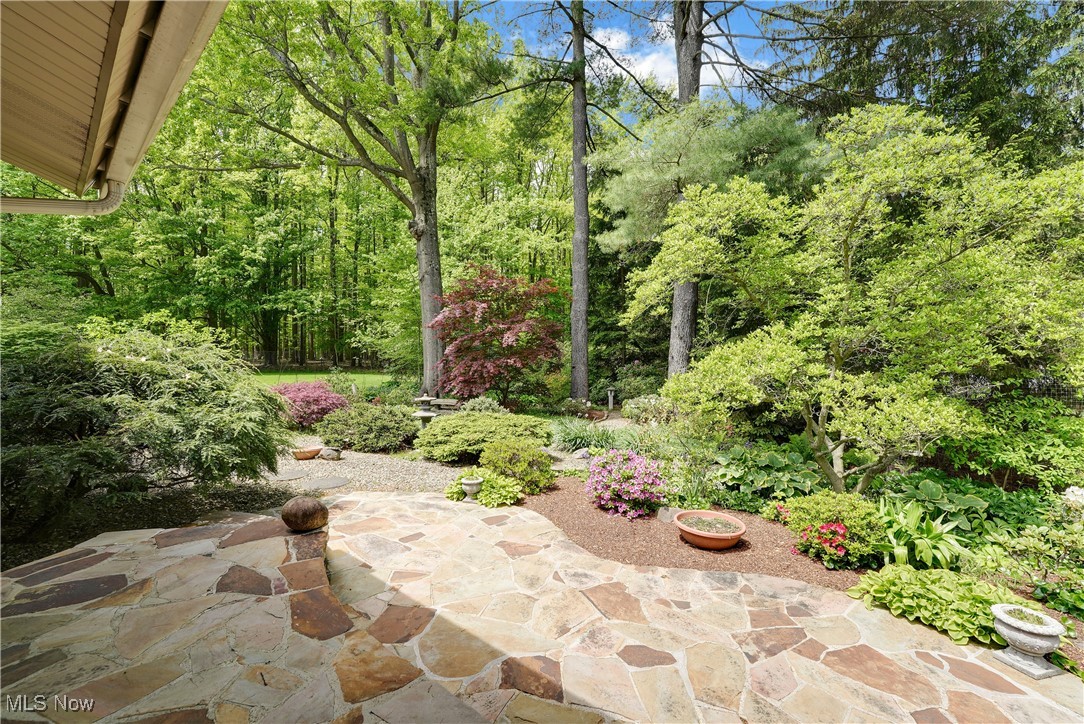 34900 Lakeview Drive, Solon, Ohio image 5