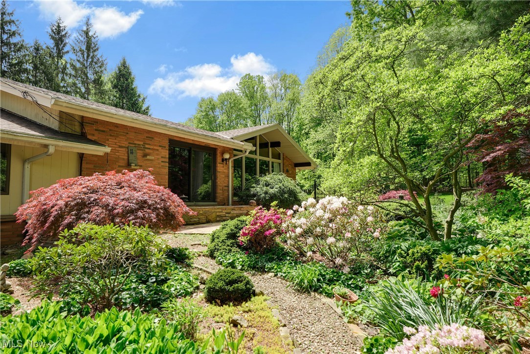 34900 Lakeview Drive, Solon, Ohio image 4