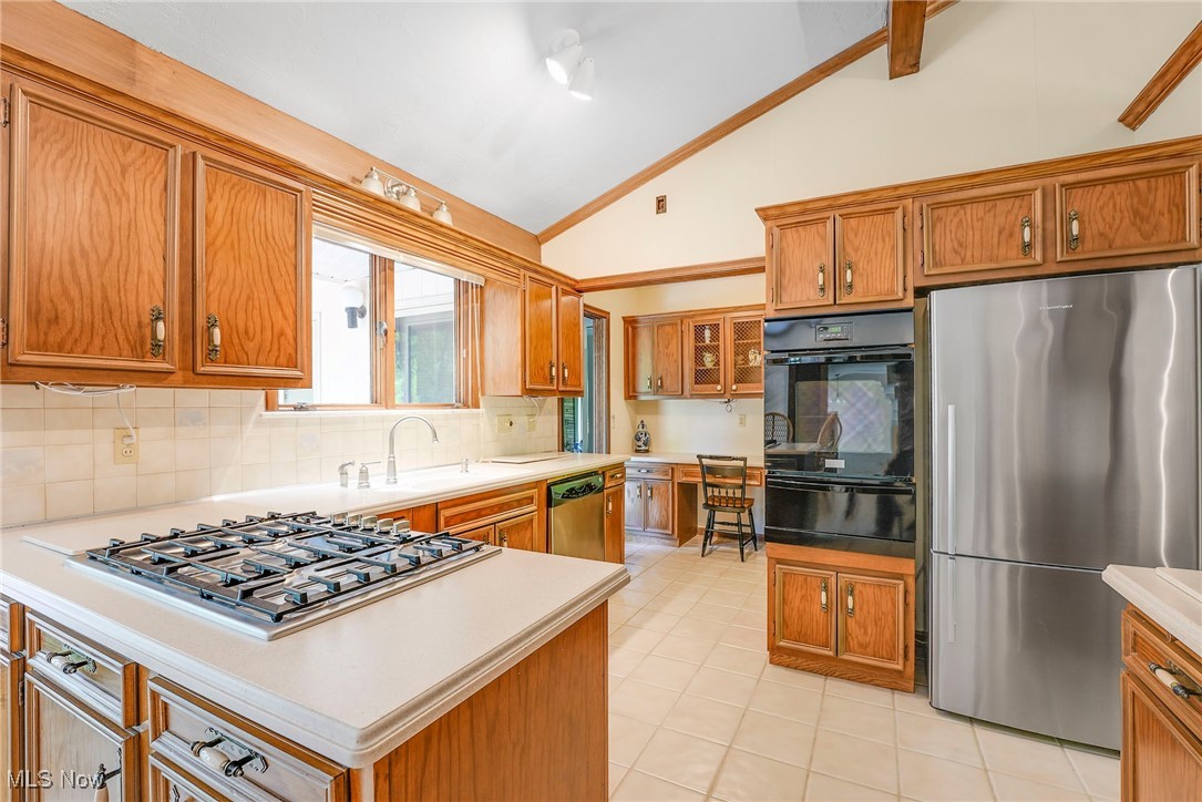 34900 Lakeview Drive, Solon, Ohio image 18