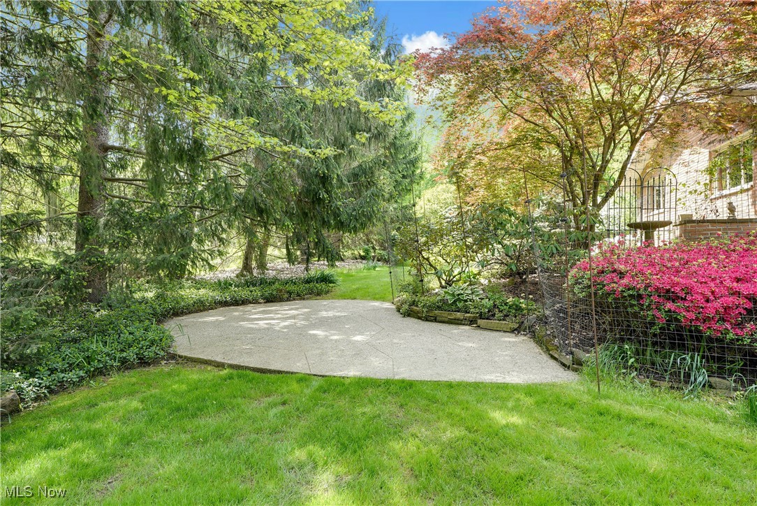 34900 Lakeview Drive, Solon, Ohio image 8