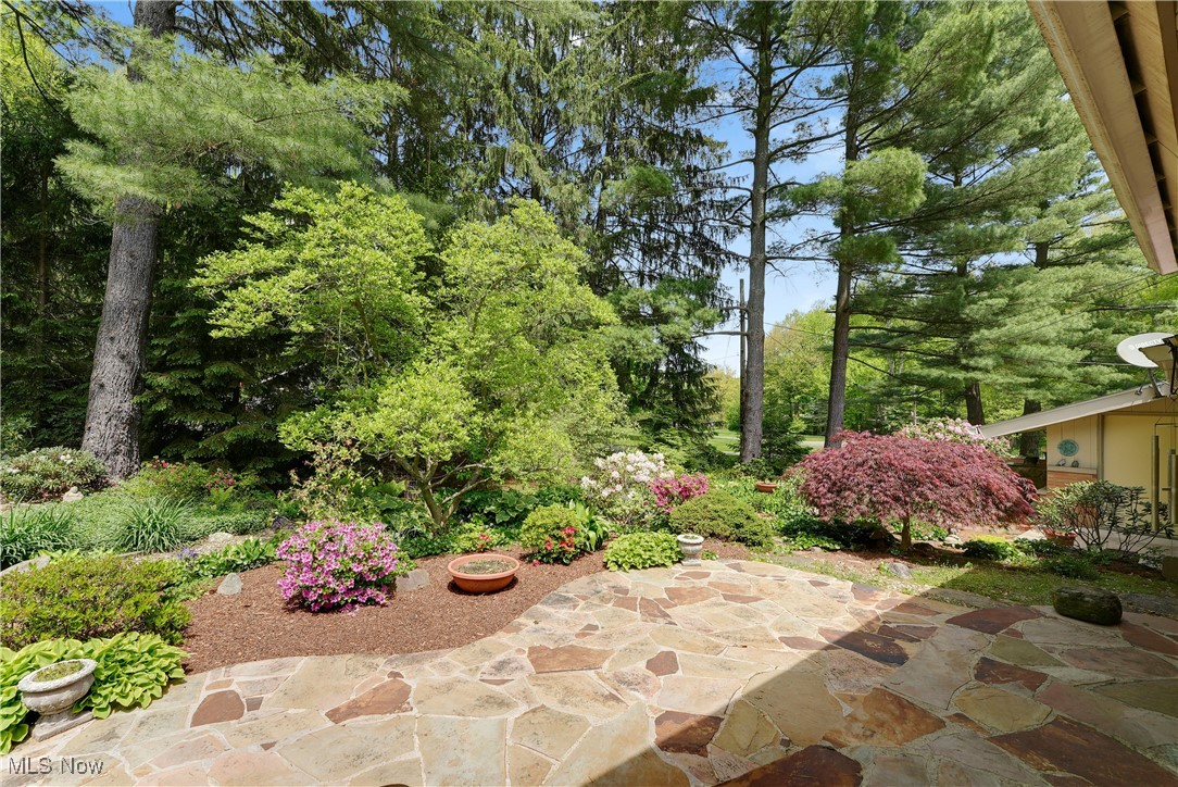 34900 Lakeview Drive, Solon, Ohio image 7
