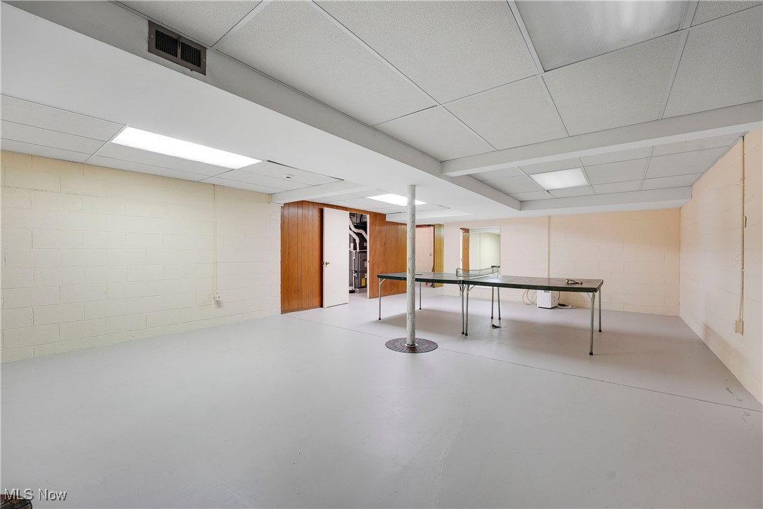 34900 Lakeview Drive, Solon, Ohio image 35
