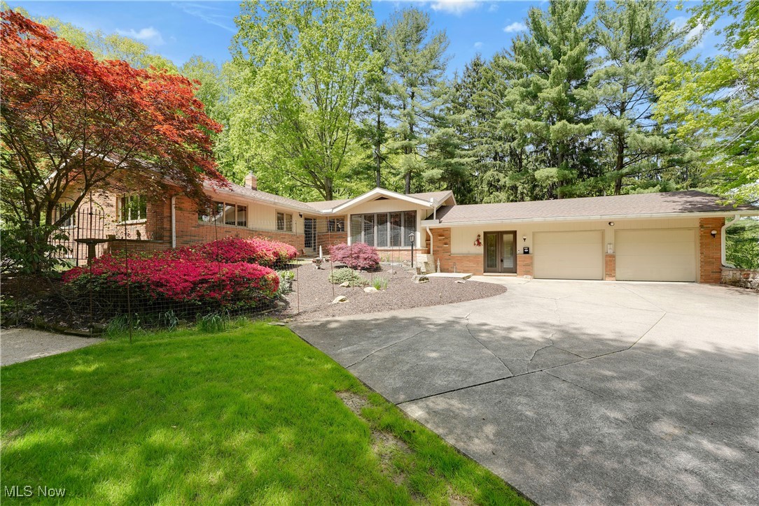34900 Lakeview Drive, Solon, Ohio image 1