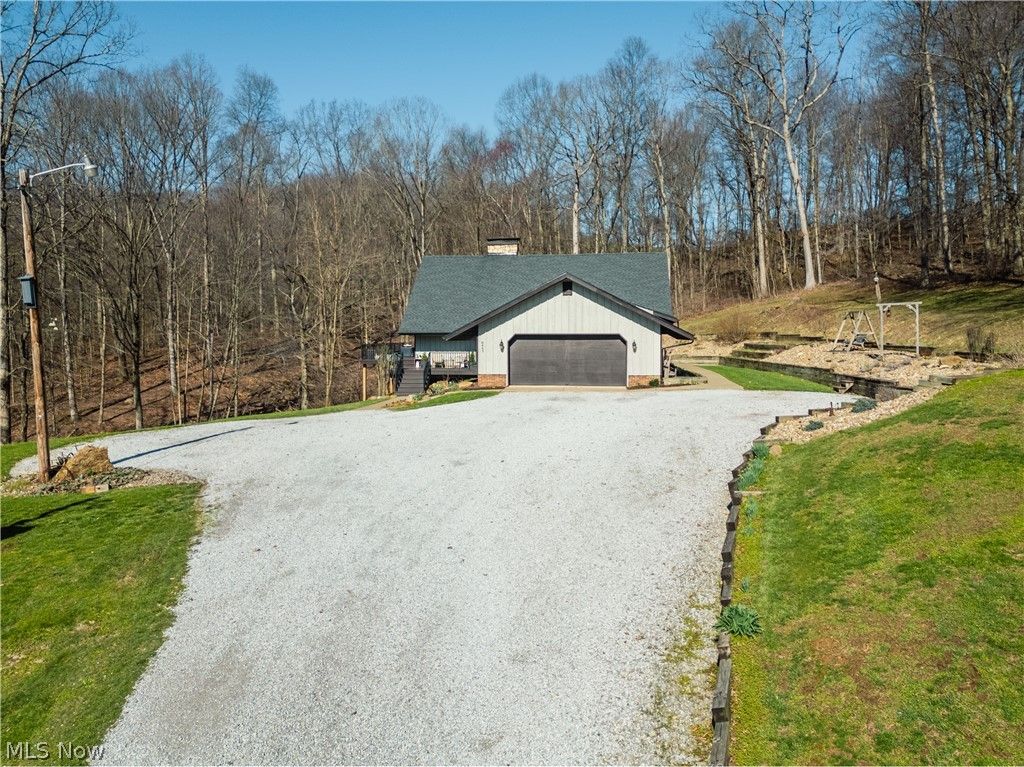 Photo of 8463 Private Road 577, Millersburg, OH 44654 (MLS # 5198316)
