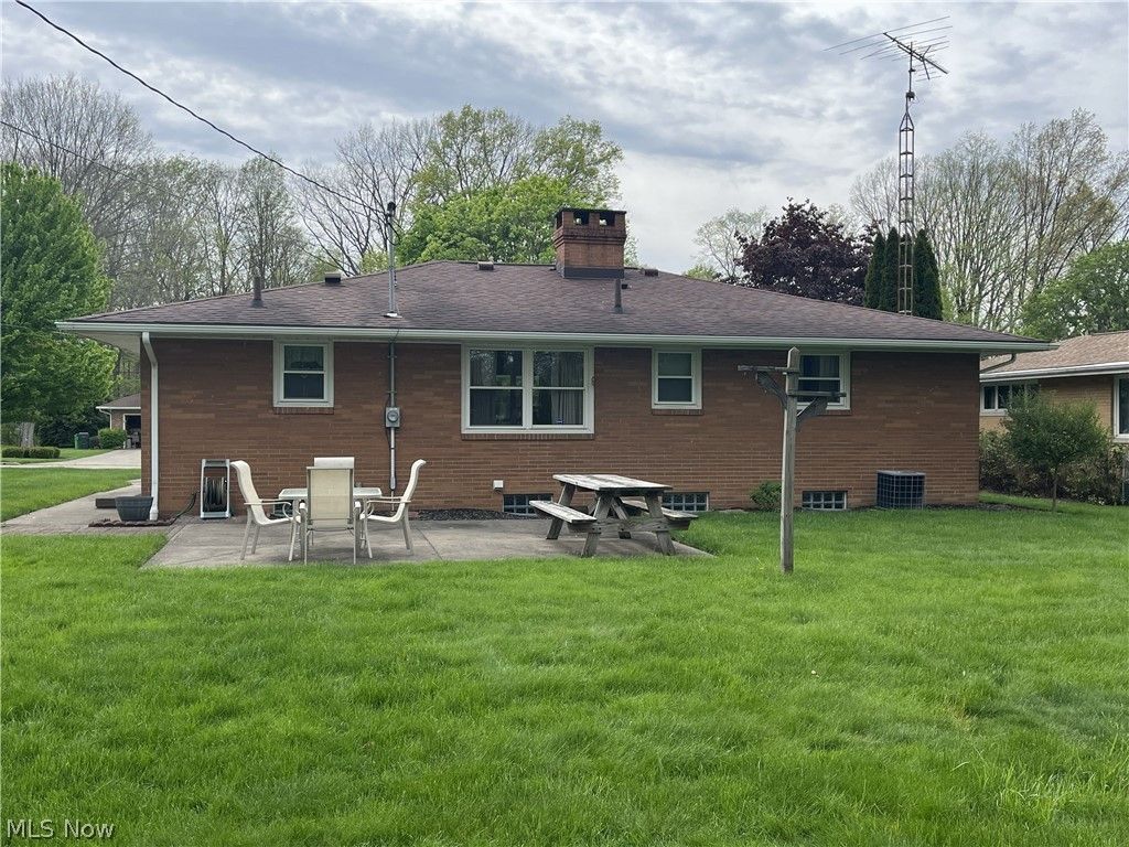 Photo of 728 Fairview Place, Alliance, OH 44601 (MLS # 5205096)