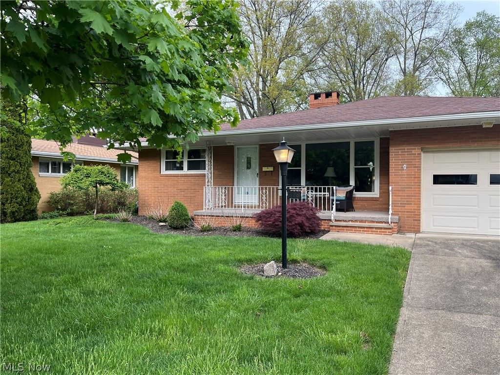 Photo of 728 Fairview Place, Alliance, OH 44601 (MLS # 5205096)