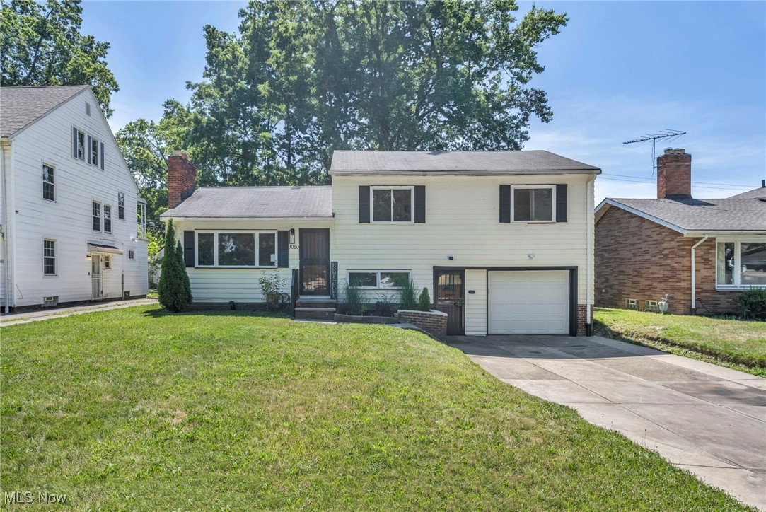 This updated 3-bedroom, 2-bath tri-level home is the perfect blend of style and innovation. As you step through the front door, you'll be immediately drawn to the spacious open-concept living area, featuring a cozy fireplace in the living room. The kitchen is a chef’s dream, with an inviting eat-in dining area that seamlessly flows into the family room—ideal for entertaining.
The lower level offers endless possibilities with a versatile space perfect for flex space The basement is a bonus, equipped with a full bath, kitchen, and laundry room—
Enjoy the latest in smart home technology, including built-in smart plugs and a smart TV in the bathroom with a Wi-Fi-enabled exhaust fan. With so many incredible features, this home won’t last long!
