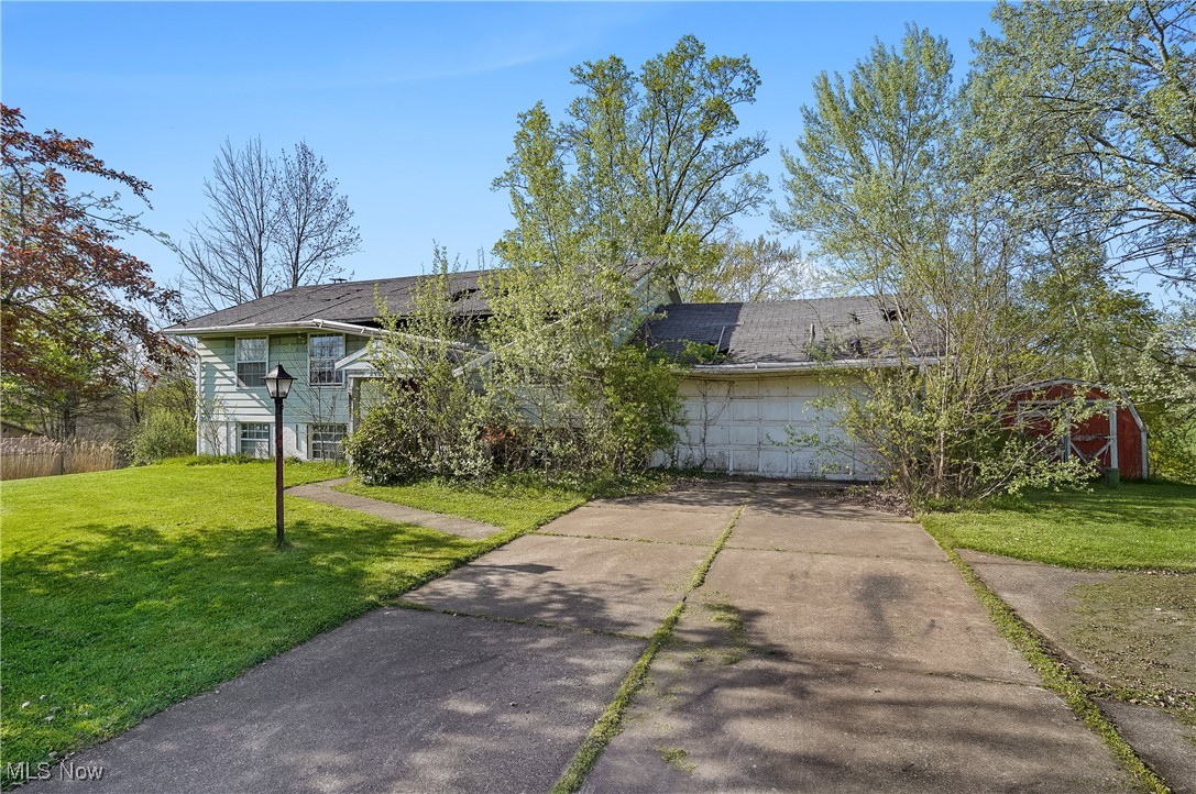 24858 Sherman Street, Homeworth, Ohio image 1