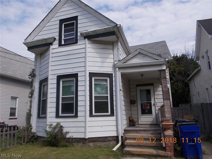 24 hour notice please* Great investment property to add to your buyers portfolio*Tenant paying 550 per month*conveniently located close to all amenities and I90*