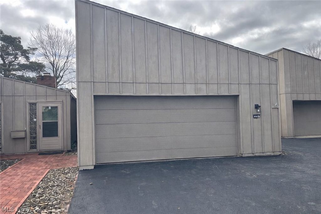 Photo of 663 Sonora Court, Berea, OH 44017 (MLS # 5200548)