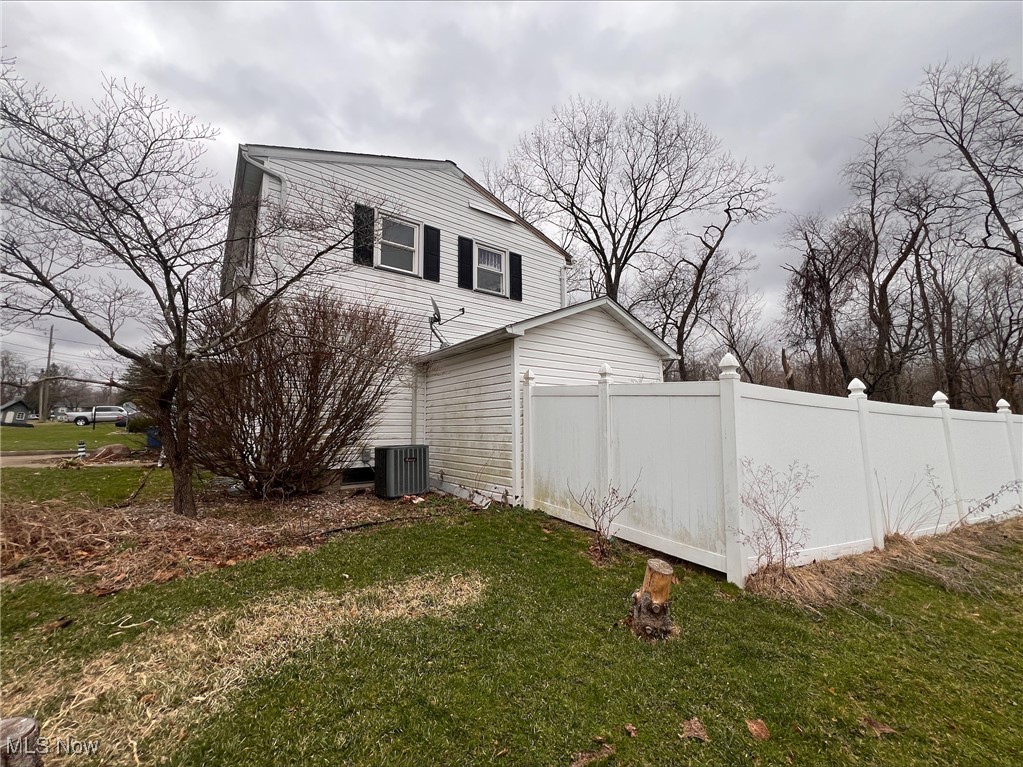 105 Fairview Drive, Cortland, Ohio image 3