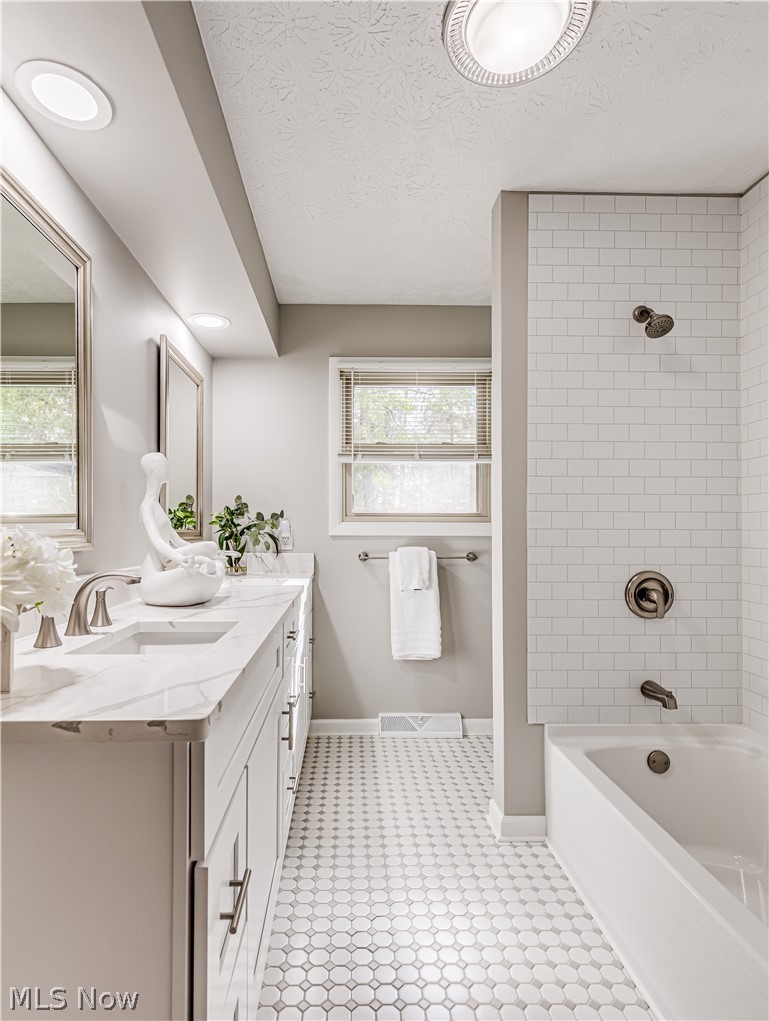 Silver Lakes Little Farms - Residential