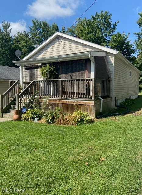 This adorable ranch is a short drive from Downtown & The University of Akron. Perfect location to all the amenities downtown almost right next door to the Goodyear Headquarters. Great for first time Home Buyers or Investment opportunity