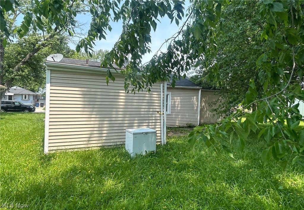 Photo of 12215 Guardian Boulevard, Cleveland, OH 44135 (MLS # 5194416)