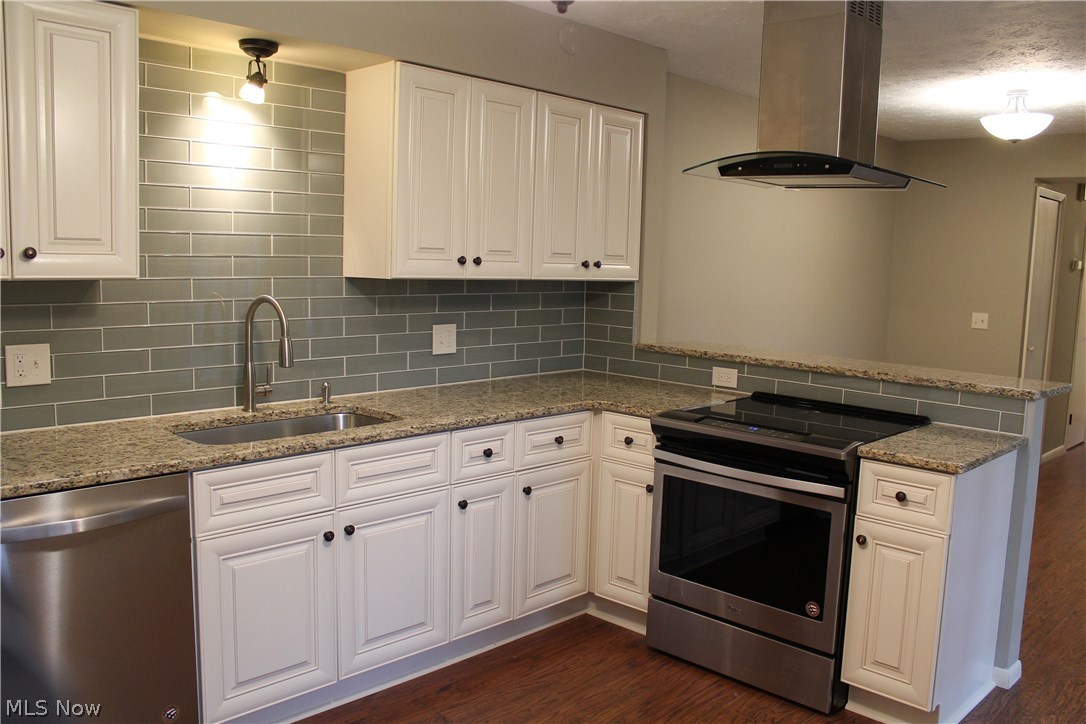 Deepwood Condo - Residential