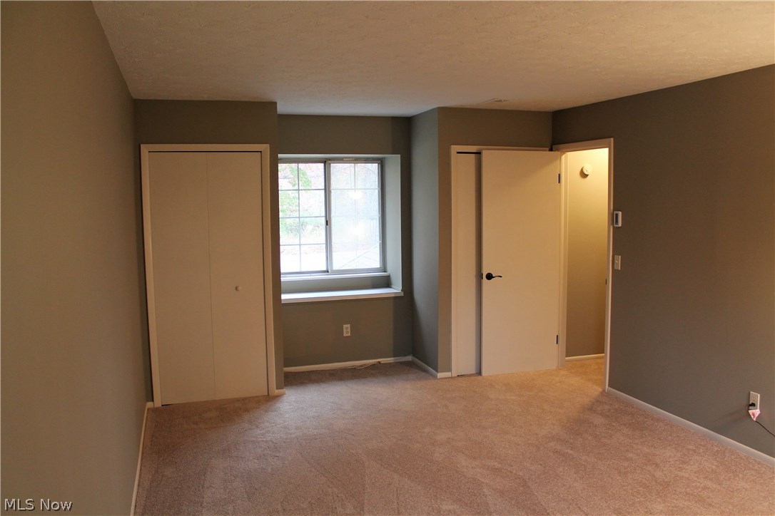 Deepwood Condo - Residential
