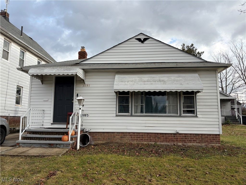 Photo of 3895 E 151st Street, Cleveland, OH 44128 (MLS # 5181003)