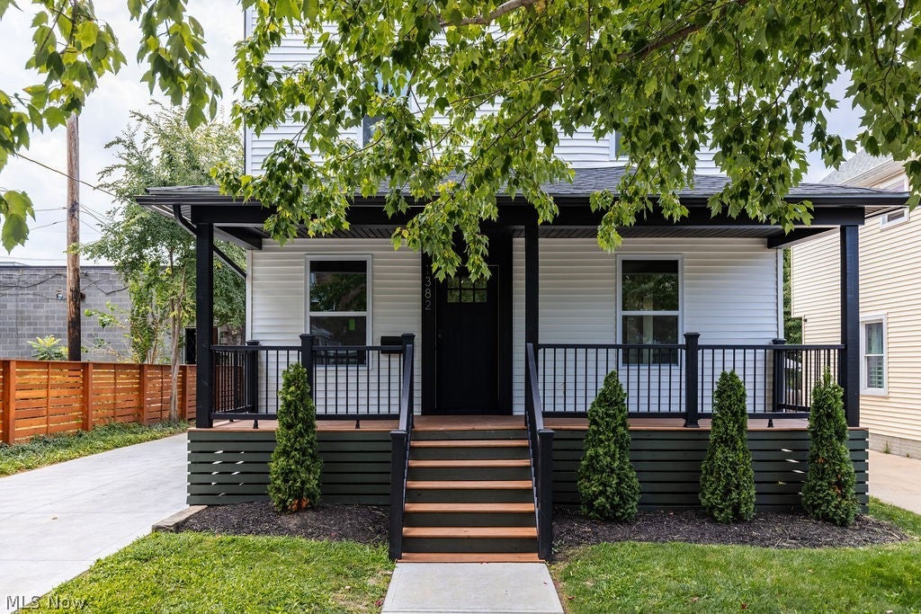 1382 W 59th Street