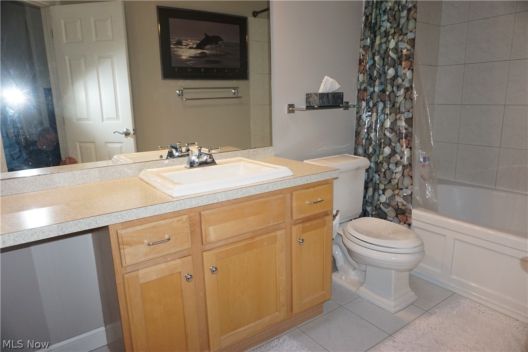 Back Bay/Arrowhead Condo Ph 06 - Residential