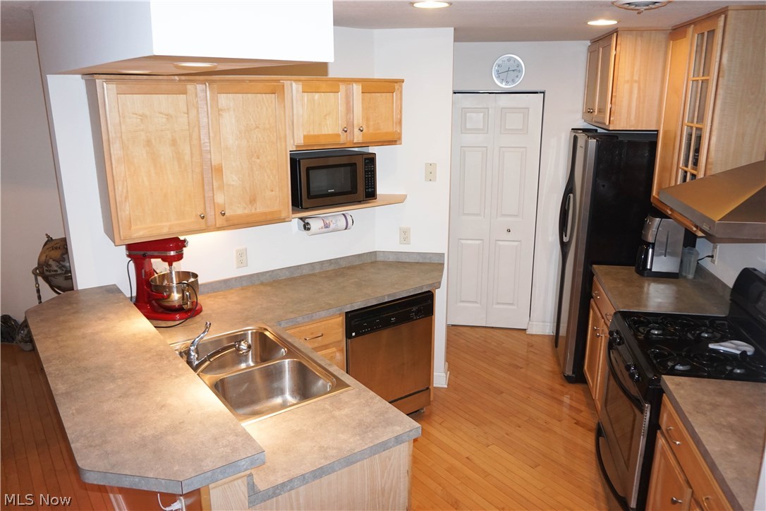 Back Bay/Arrowhead Condo Ph 06 - Residential